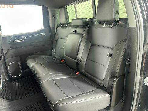 Used 2022 Chevrolet Silverado 1500 LTZ w/ LTZ Convenience Package II AWD/4WD image 18