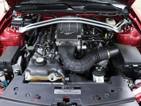 Used 2007 Ford Mustang GT RWD image 16