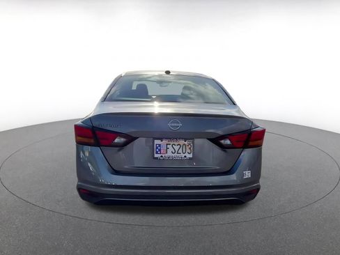 Used 2025 Nissan Altima 2.5 SV FWD image 12