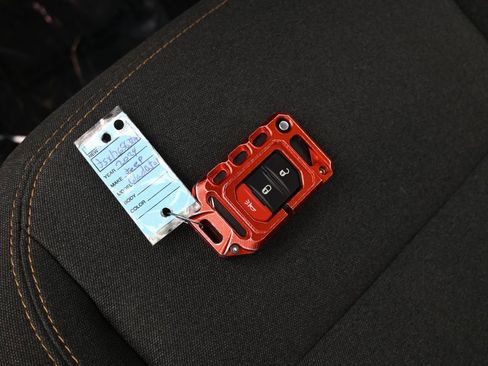 Used 2024 Jeep Gladiator Sport image 16