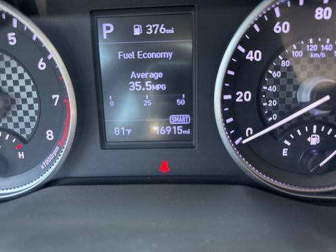 Used 2020 Hyundai Elantra SE w/ Cargo Package (C1) FWD image 16
