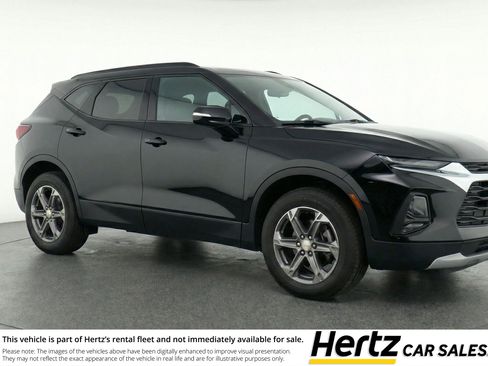 Used 2025 Chevrolet Blazer LT FWD image 1