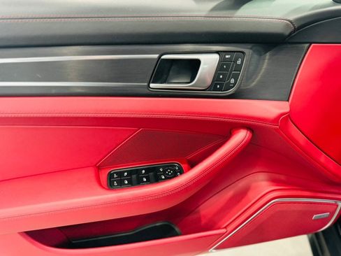 Used 2022 Porsche Panamera 4 Platinum Edition image 13