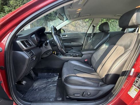 Used 2018 Kia Optima S FWD image 12
