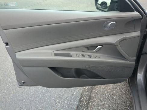 Used 2024 Hyundai Elantra SEL FWD image 12