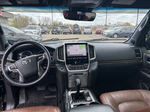 Used 2016 Toyota Land Cruiser AWD/4WD image 42