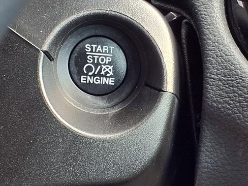Used 2019 Jeep Compass Limited FWD image 21