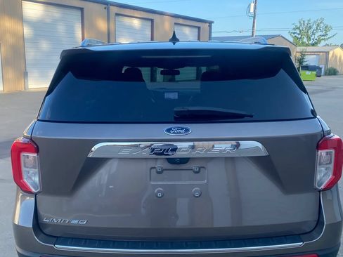 Used 2021 Ford Explorer Limited w/ Equipment Group 301A RWD image 10