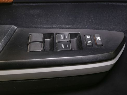 Used 2020 Toyota Tundra 4x4 CrewMax image 45