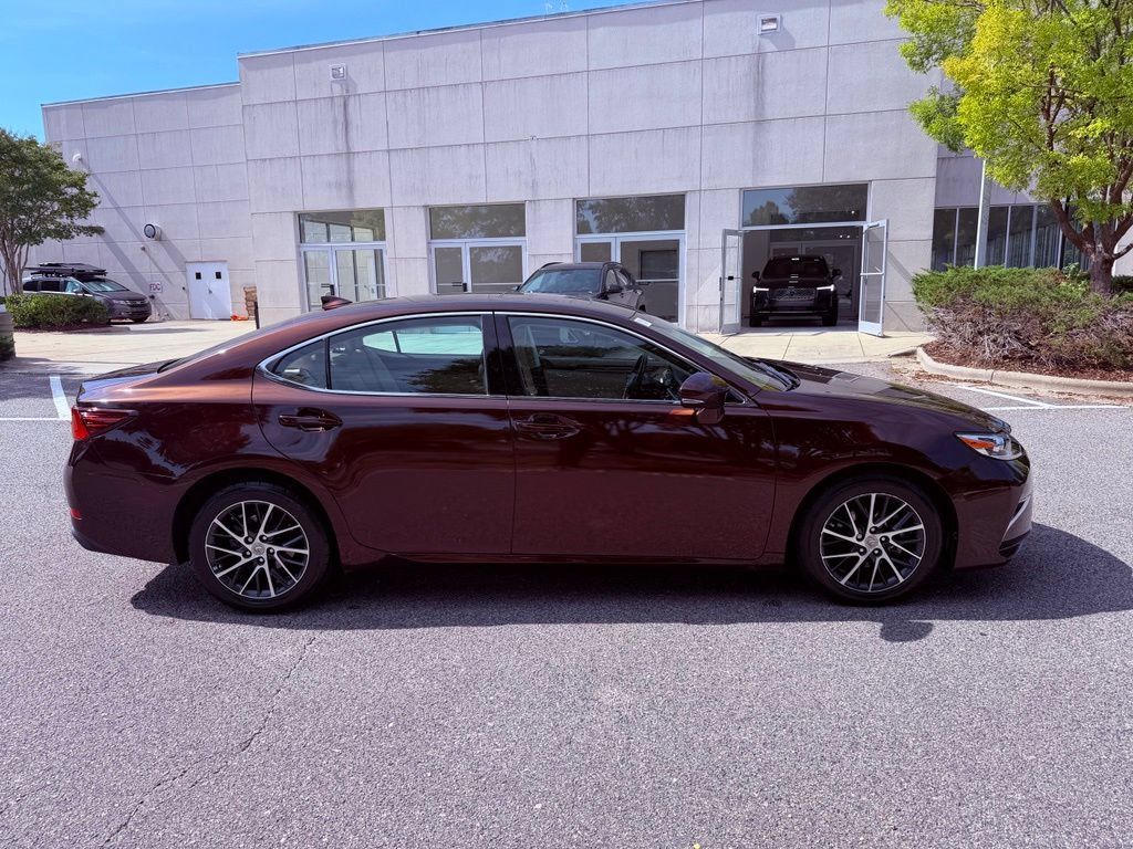 Used 2016 Lexus ES 350 w/ Luxury Package w/Wood Trim FWD image 14