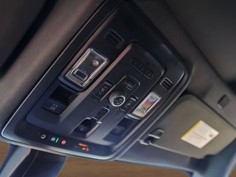 Used 2022 GMC Yukon AT4 image 22