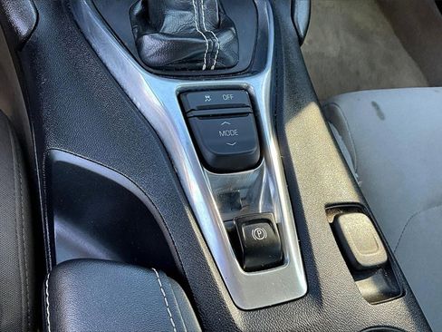 Used 2020 Chevrolet Camaro LT image 15