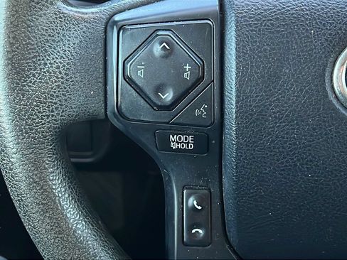 Used 2017 Toyota Tacoma SR RWD image 19