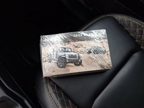 Used 2022 Jeep Gladiator Overland AWD/4WD image 25