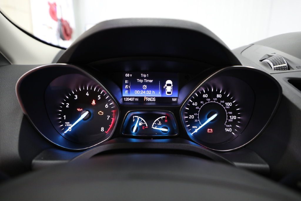 Used 2018 Ford Escape SE w/ SE Sync 3 Package AWD/4WD image 16