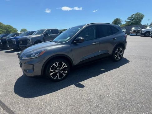Certified 2022 Ford Escape SE w/ SE Sport Appearance Package AWD/4WD image 16