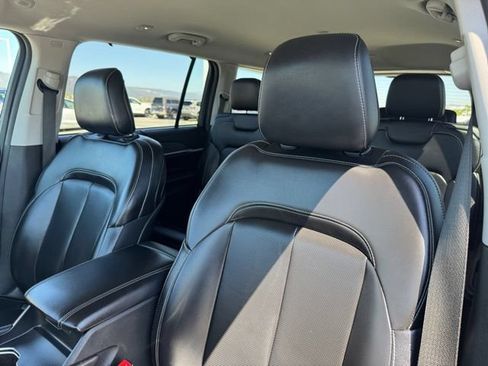 Used 2023 Jeep Grand Cherokee L Limited w/ Luxury Tech Group II AWD/4WD image 18
