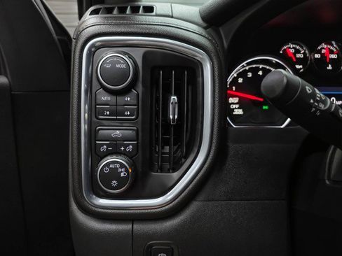 Used 2021 Chevrolet Silverado 1500 LT w/ Z71 Off-Road Package AWD/4WD image 29