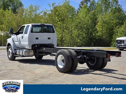 New 2026 Ford F650 2WD SuperCab Super Duty image 2