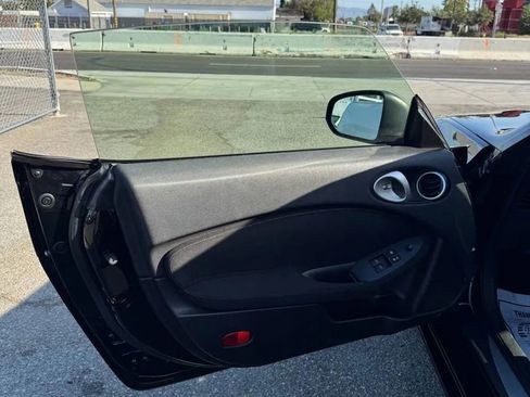 Used 2013 Nissan 370Z Coupe RWD image 17