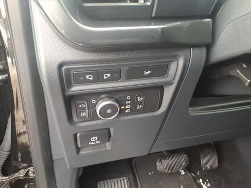 Certified 2022 Ford F150 XLT w/ Equipment Group 302A High image 17