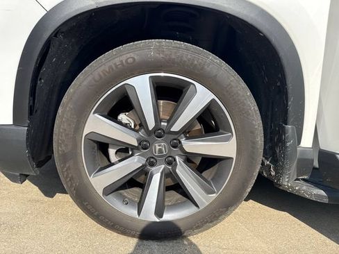 Used 2023 Honda Pilot Touring image 14
