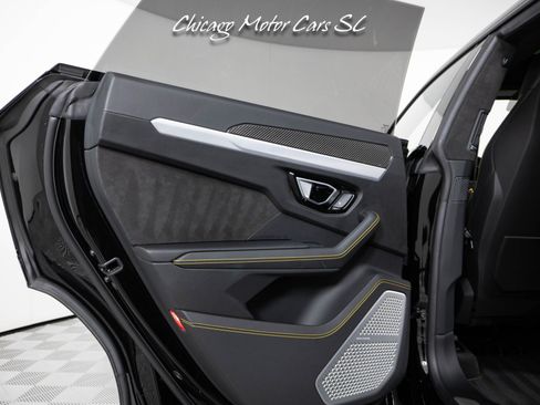 Used 2021 Lamborghini Urus AWD/4WD image 54