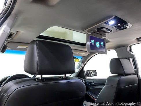 Used 2018 Chevrolet Suburban Premier image 18