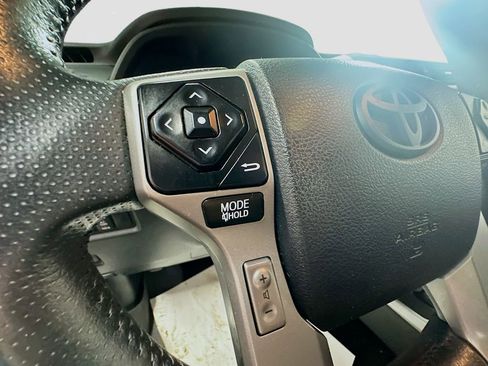 Used 2017 Toyota 4Runner SR5 Premium AWD/4WD image 34