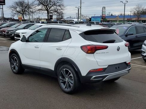 Used 2021 Buick Encore GX Essence image 4