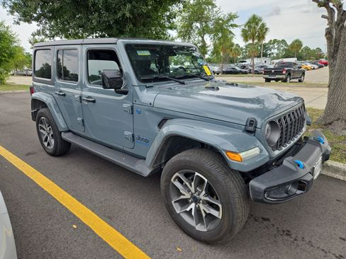 Used 2024 Jeep Wrangler Unlimited AWD/4WD image 4