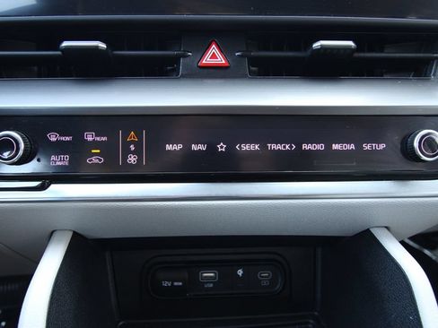 Used 2023 Kia Sportage EX FWD image 29