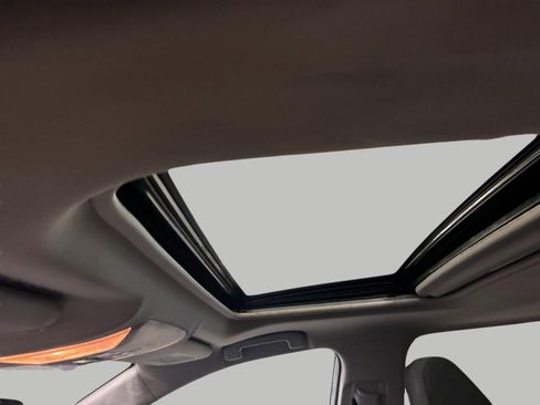 Used 2020 Toyota RAV4 XLE w/ Convenience Package image 16