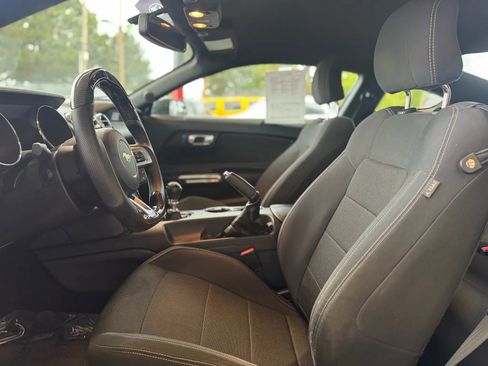 Used 2015 Ford Mustang Coupe image 12