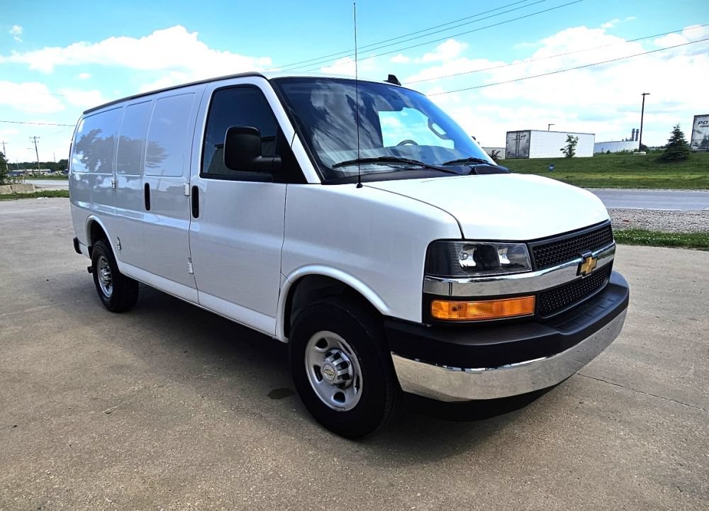 Used 2023 Chevrolet Express 2500 w/ Driver Convenience Package RWD image 3