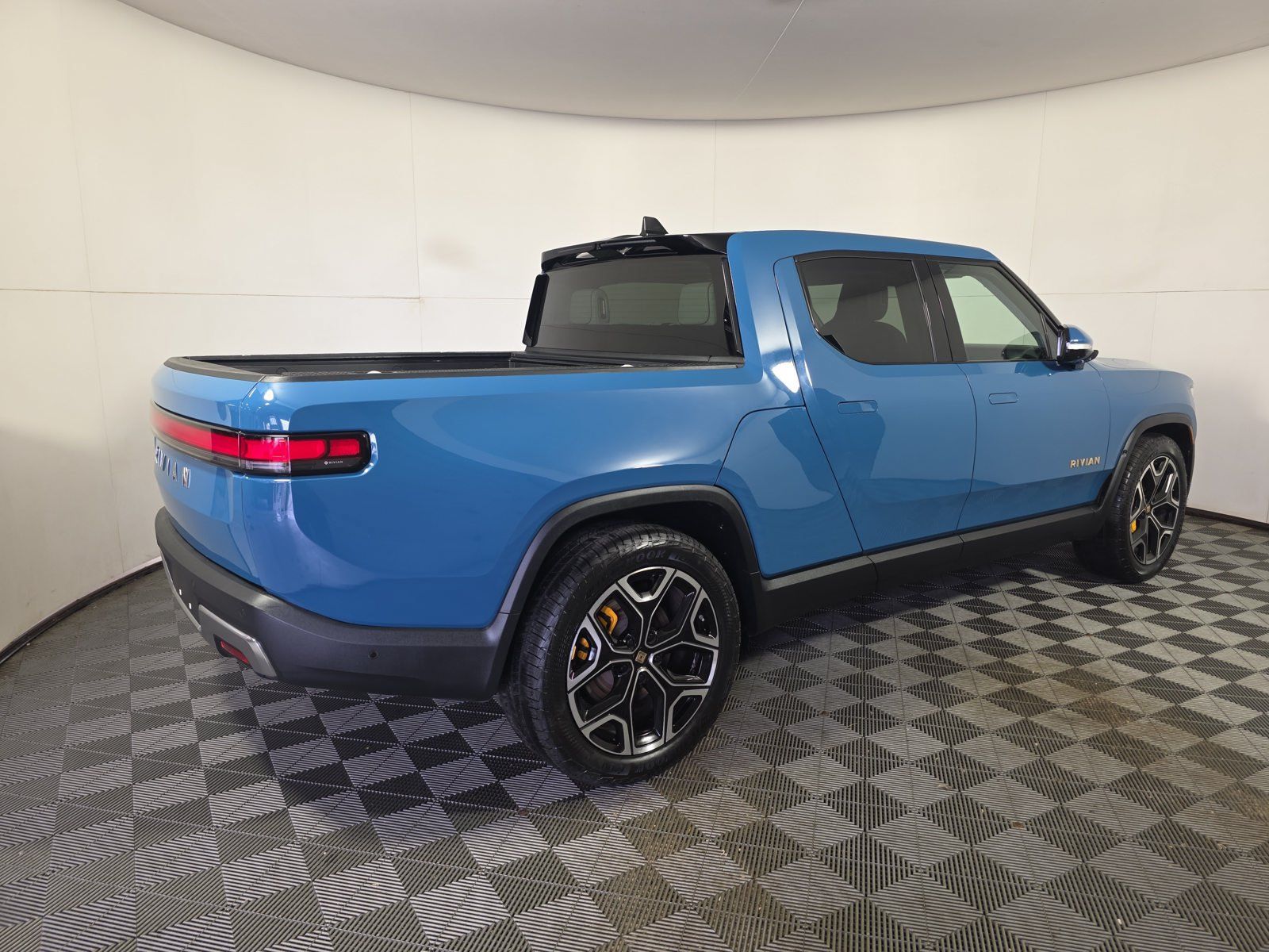 Used 2023 Rivian R1T Adventure Quad AWD/4WD image 5