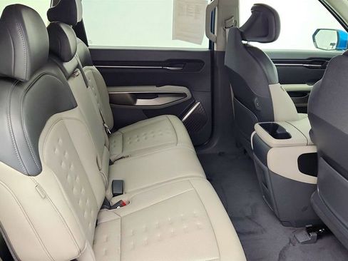 Used 2026 Kia EV9 Wind image 24