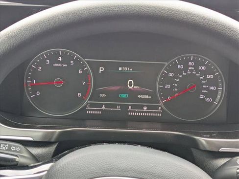 Used 2023 Kia Sorento LX image 10