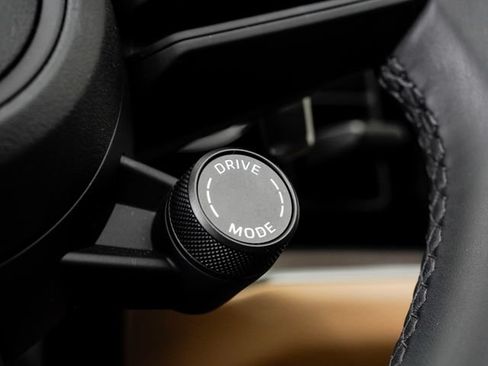 Certified 2026 Porsche Cayenne AWD/4WD image 16