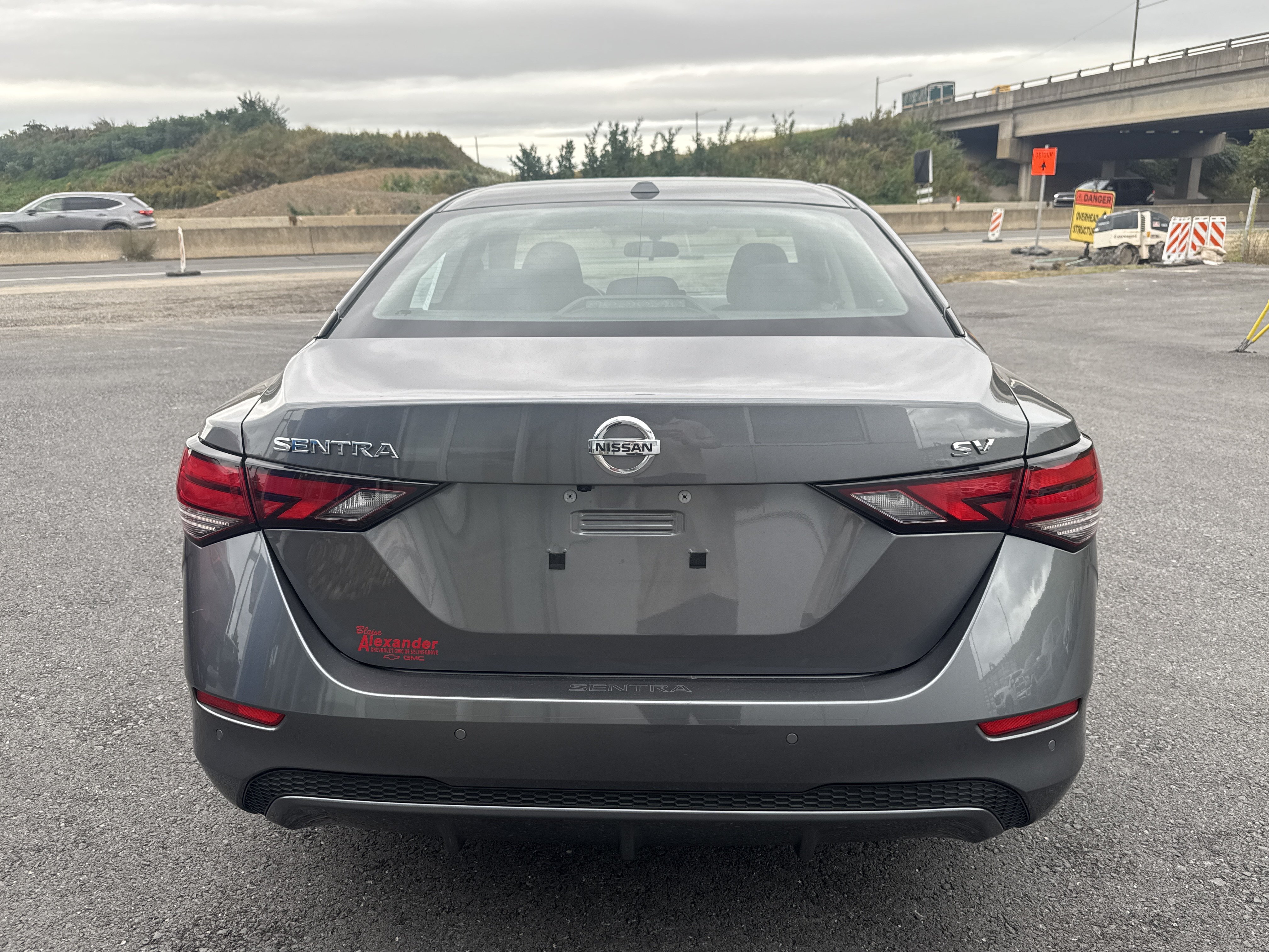 Used 2022 Nissan Sentra SV w/ Trunk Package FWD image 4