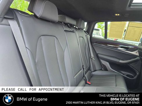 Used 2025 BMW X4 xDrive30i AWD/4WD image 14