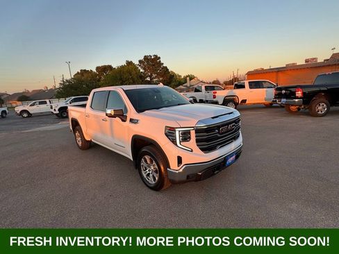 Used 2024 GMC Sierra 1500 SLT image 1