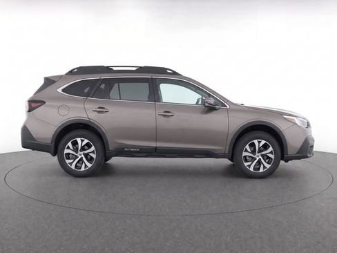 Used 2022 Subaru Outback Limited w/ Popular Package #2 AWD/4WD image 4