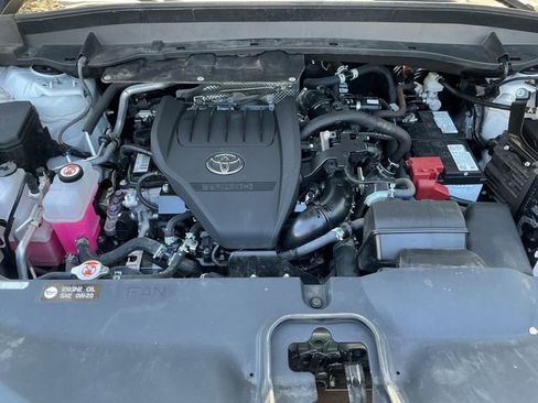 Certified 2024 Toyota Grand Highlander AWD image 32