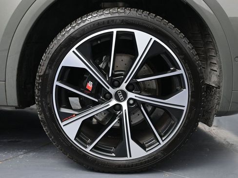 Used 2023 Audi SQ5 Prestige w/ Prestige Package image 15