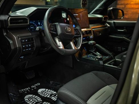 Used 2024 Toyota Tacoma TRD Off-Road w/ TRD Off Road Upgrade Package AWD/4WD image 8