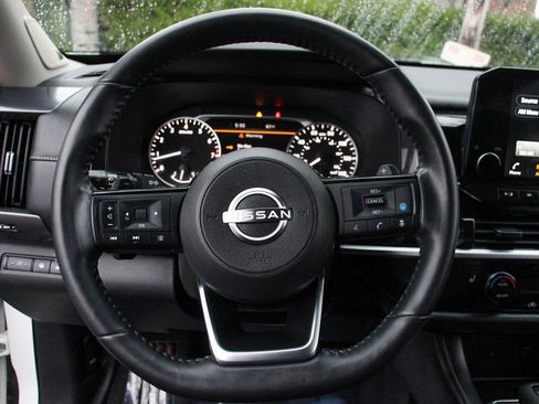 Used 2024 Nissan Pathfinder SL w/ SL Premium Package image 21