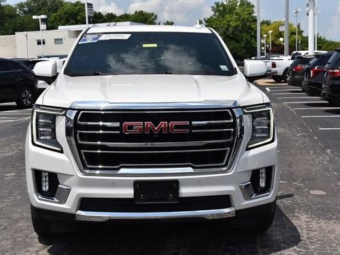 Used 2022 GMC Yukon XL SLT w/ SLT Premium Package AWD/4WD image 4