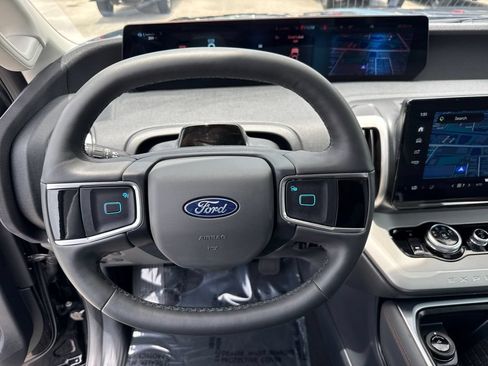 Certified 2025 Ford Expedition Active RWD image 15