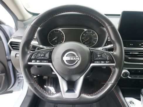 Used 2023 Nissan Altima 2.5 SR w/ SR Premium Package FWD image 16